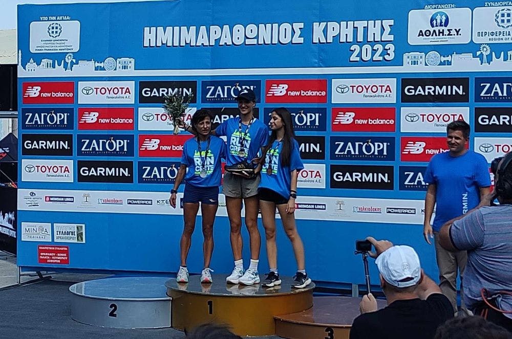 Αποθεώθηκαν οι νικητές στον Ημιμαραθώνιο Κρήτης (pics) runbeat.gr